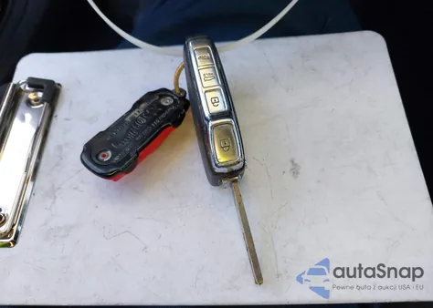 2022 Kia K5 Lx z USA, uszkodzony, nr VIN 5XXG24J27NG118035